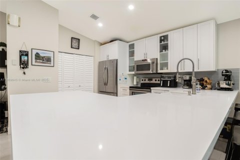 Купить виллу или дом в Уэстон, Флорида 2 спальни, 144.37м2, № 1923229 - фото 12