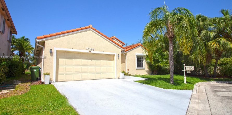 Дом в Уэстон, Флорида 2 спальни, 144.37м2 № 1923229