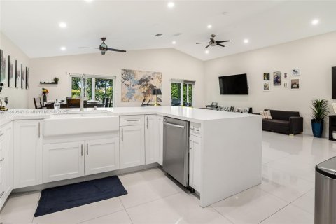 Купить виллу или дом в Уэстон, Флорида 2 спальни, 144.37м2, № 1923229 - фото 13