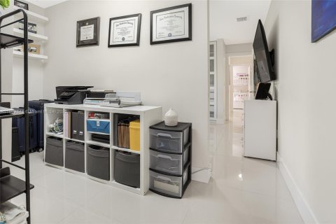 Купить виллу или дом в Уэстон, Флорида 2 спальни, 144.37м2, № 1923229 - фото 22