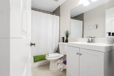 Купить виллу или дом в Уэстон, Флорида 2 спальни, 144.37м2, № 1923229 - фото 17