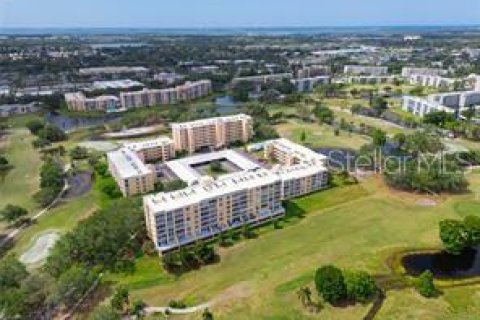 Condo in Bradenton, Florida, 2 bedrooms  № 2148807 - photo 4