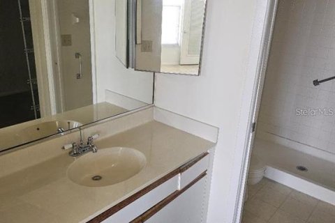 Condo in Bradenton, Florida, 2 bedrooms  № 2148807 - photo 13
