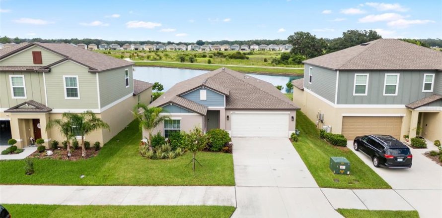 House in Zephyrhills, Florida 4 bedrooms, 180.14 sq.m. № 1866767