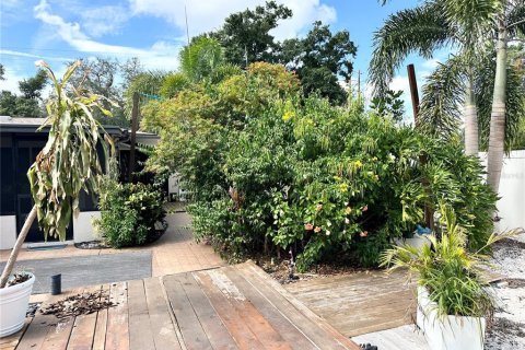 House in Saint Petersburg, Florida 2 bedrooms, 129.51 sq.m. № 2200135 - photo 30