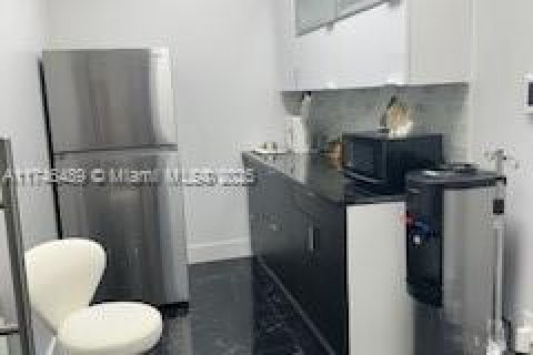 Купить коммерческую недвижимость в Дорал, Флорида № 1985166 - фото 11