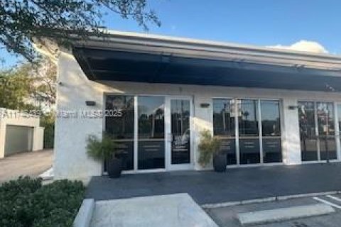 Купить коммерческую недвижимость в Дорал, Флорида № 1985166 - фото 13