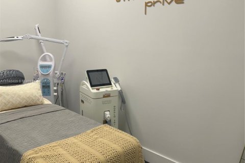 Купить коммерческую недвижимость в Дорал, Флорида № 1985166 - фото 6