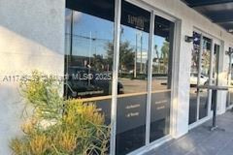 Купить коммерческую недвижимость в Дорал, Флорида № 1985166 - фото 12