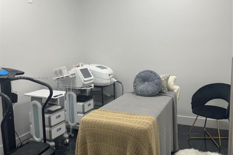 Купить коммерческую недвижимость в Дорал, Флорида № 1985166 - фото 7