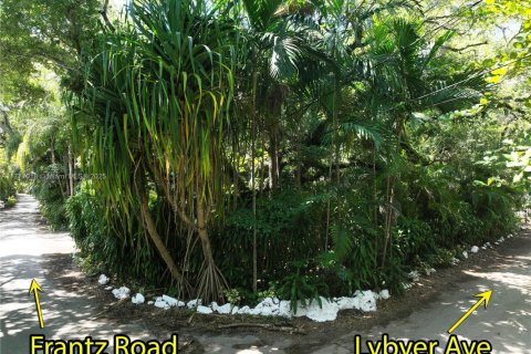 Terreno en venta en Miami, Florida № 1868291 - foto 6