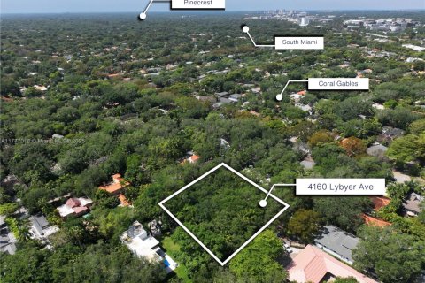 Terreno en venta en Miami, Florida № 1868291 - foto 1
