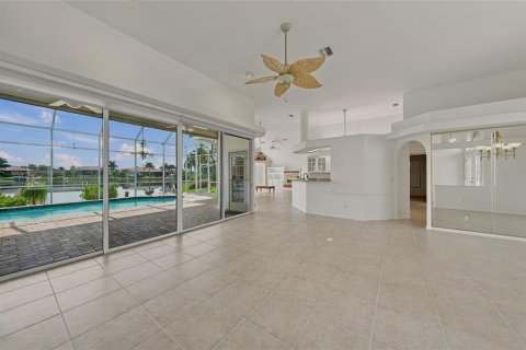 Casa en venta en Punta Gorda, Florida, 3 dormitorios, 198.72 m2 № 2384418 - foto 6