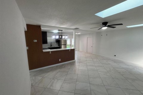 Villa ou maison à vendre à Saint Petersburg, Floride: 2 chambres, 85.93 m2 № 2355915 - photo 6