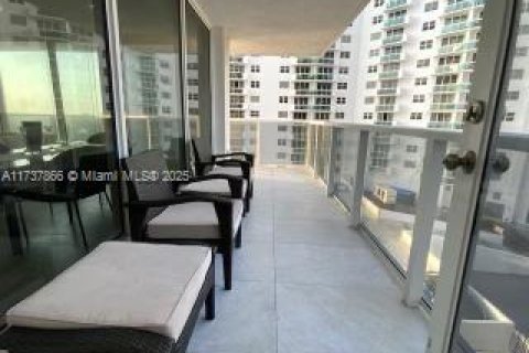 Condo in Hollywood, Florida, 3 bedrooms  № 1860137 - photo 7