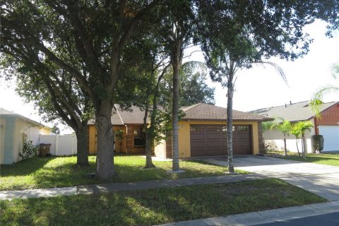 Villa ou maison à Kissimmee, Floride 3 chambres, 130.99 m2 № 2349205