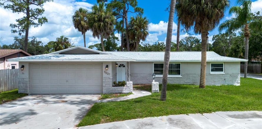 Villa ou maison à Port Richey, Floride 3 chambres, 136.38 m2 № 2220849