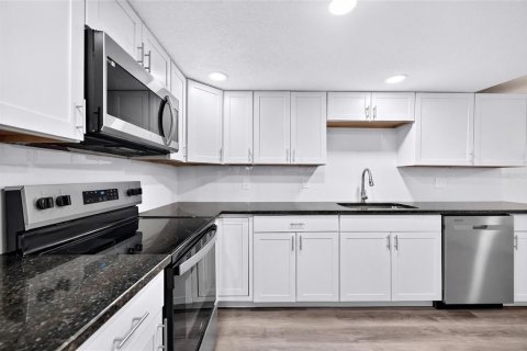 Villa ou maison à vendre à Port Richey, Floride: 3 chambres, 136.38 m2 № 2220849 - photo 17