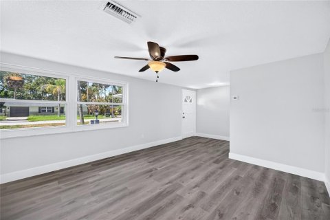 Villa ou maison à vendre à Port Richey, Floride: 3 chambres, 136.38 m2 № 2220849 - photo 8
