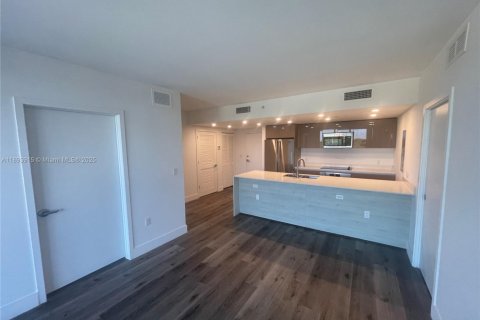 Condominio en alquiler en North Miami Beach, Florida, 2 dormitorios, 83.89 m2 № 2012398 - foto 3