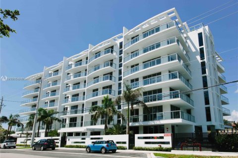 Condominio en North Miami Beach, Florida, 2 dormitorios  № 2012398