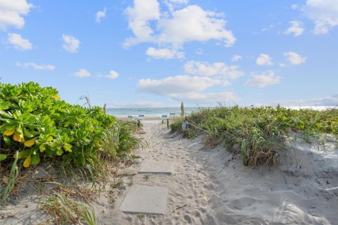 Condo in Palm Beach, Florida, 1 bedroom  № 2192349 - photo 19