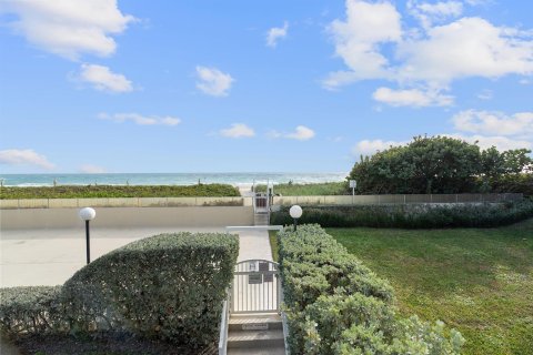Condo in Palm Beach, Florida, 1 bedroom  № 2192349 - photo 18