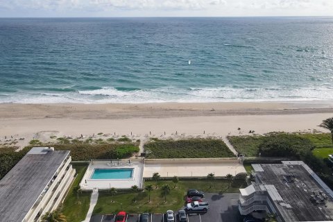 Condo in Palm Beach, Florida, 1 bedroom  № 2192349 - photo 3