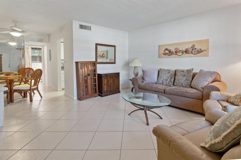 Condo in Palm Beach, Florida, 1 bedroom  № 2192349 - photo 4