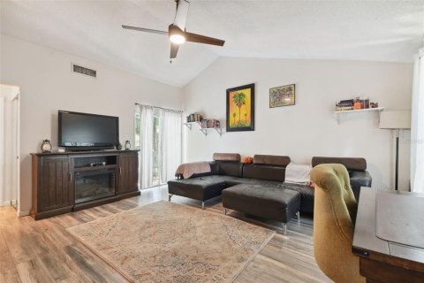 Villa ou maison à vendre à Palm Harbor, Floride: 2 chambres, 86.86 m2 № 1165346 - photo 10