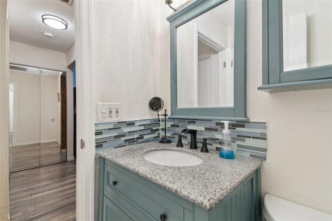 Villa ou maison à vendre à Palm Harbor, Floride: 2 chambres, 86.86 m2 № 1165346 - photo 24