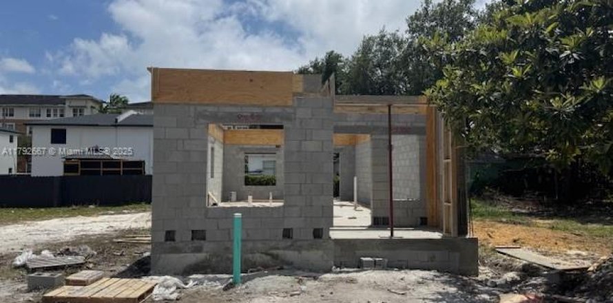 Villa ou maison à Miami, Floride 4 chambres, 128.21 m2 № 1863991