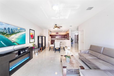 House in Cutler Bay, Florida 5 bedrooms, 270.9 sq.m. № 1882050 - photo 14