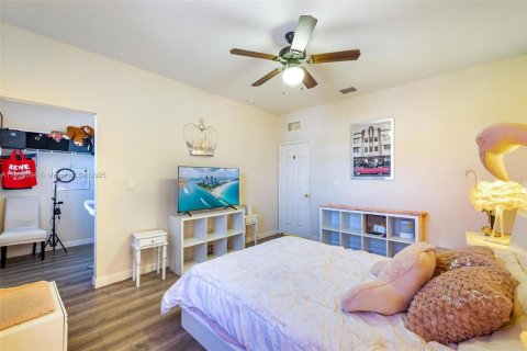 House in Cutler Bay, Florida 5 bedrooms, 270.9 sq.m. № 1882050 - photo 30