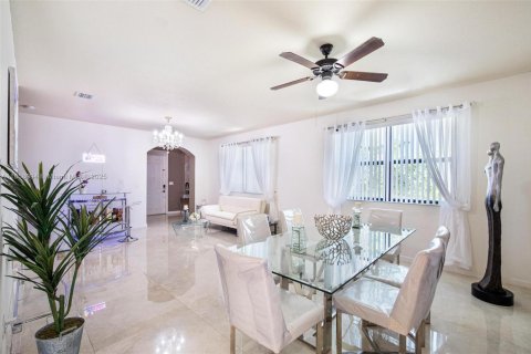 House in Cutler Bay, Florida 5 bedrooms, 270.9 sq.m. № 1882050 - photo 10