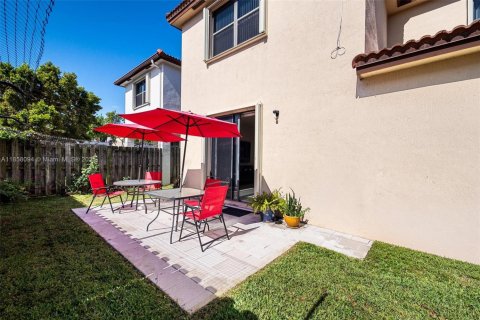 House in Cutler Bay, Florida 5 bedrooms, 270.9 sq.m. № 1882050 - photo 4