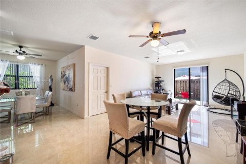 House in Cutler Bay, Florida 5 bedrooms, 270.9 sq.m. № 1882050 - photo 17