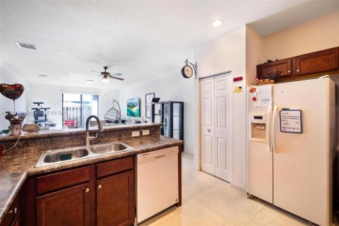House in Cutler Bay, Florida 5 bedrooms, 270.9 sq.m. № 1882050 - photo 22