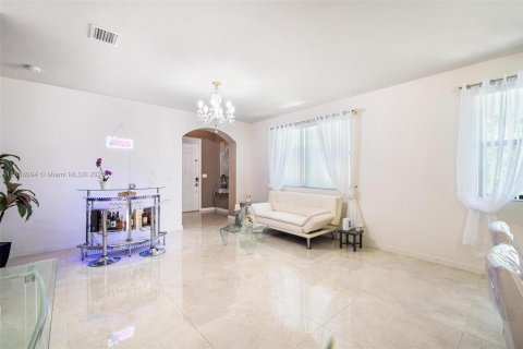 House in Cutler Bay, Florida 5 bedrooms, 270.9 sq.m. № 1882050 - photo 27