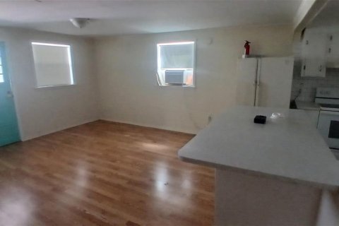 Apartment in Tarpon Springs, Florida 2 bedrooms, 58.44 sq.m. № 2220459 - photo 4