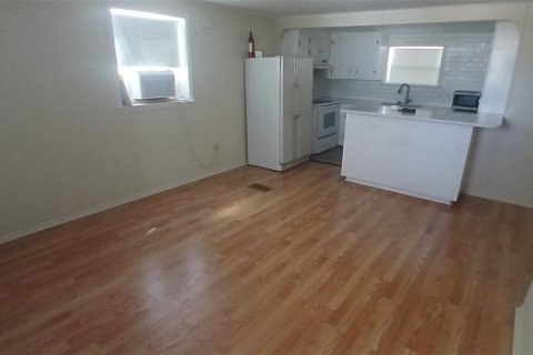 Apartment in Tarpon Springs, Florida 2 bedrooms, 58.44 sq.m. № 2220459 - photo 3
