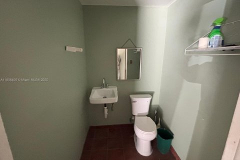 Купить коммерческую недвижимость в Майами, Флорида № 2054362 - фото 6