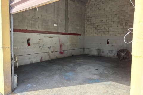 Купить коммерческую недвижимость в Майами, Флорида № 2054362 - фото 3