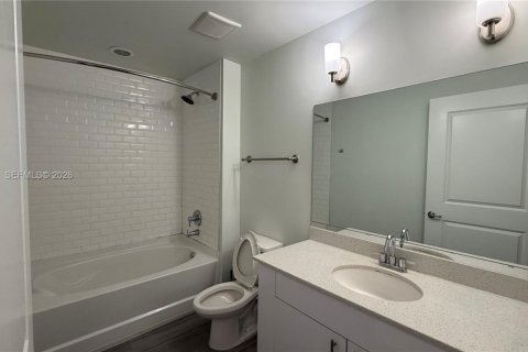Condo in Hollywood, Florida, 1 bedroom  № 1998330 - photo 9
