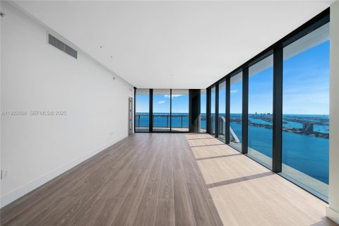 Copropriété à louer à Miami, Floride: 4 chambres, 240.06 m2 № 1982574 - photo 3