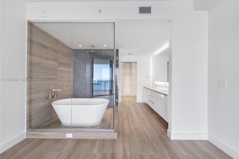 Copropriété à louer à Miami, Floride: 4 chambres, 240.06 m2 № 1982574 - photo 12