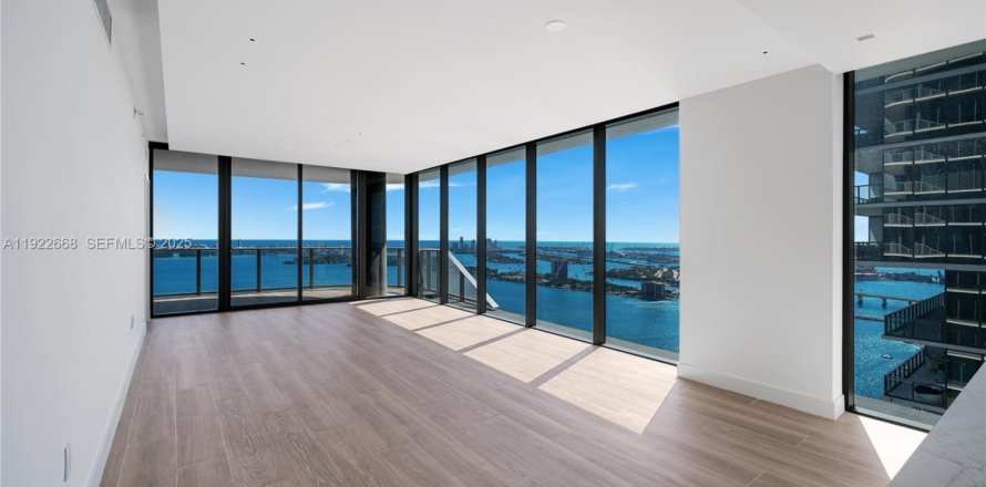 Condo à Miami, Floride, 4 chambres  № 1982574