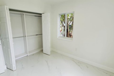 Casa en venta en Miami, Florida, 3 dormitorios, 129.51 m2 № 1762601 - foto 16
