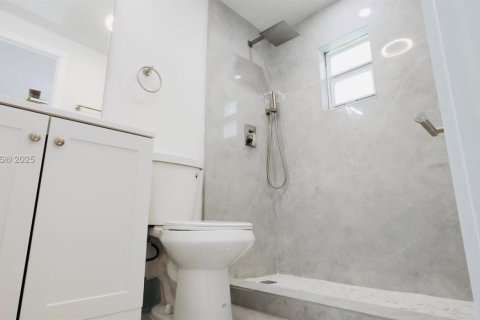 Casa en venta en Miami, Florida, 3 dormitorios, 129.51 m2 № 1762601 - foto 21