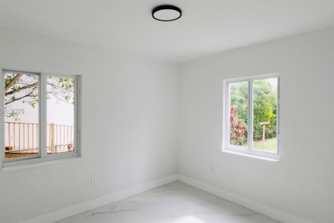 Casa en venta en Miami, Florida, 3 dormitorios, 129.51 m2 № 1762601 - foto 13
